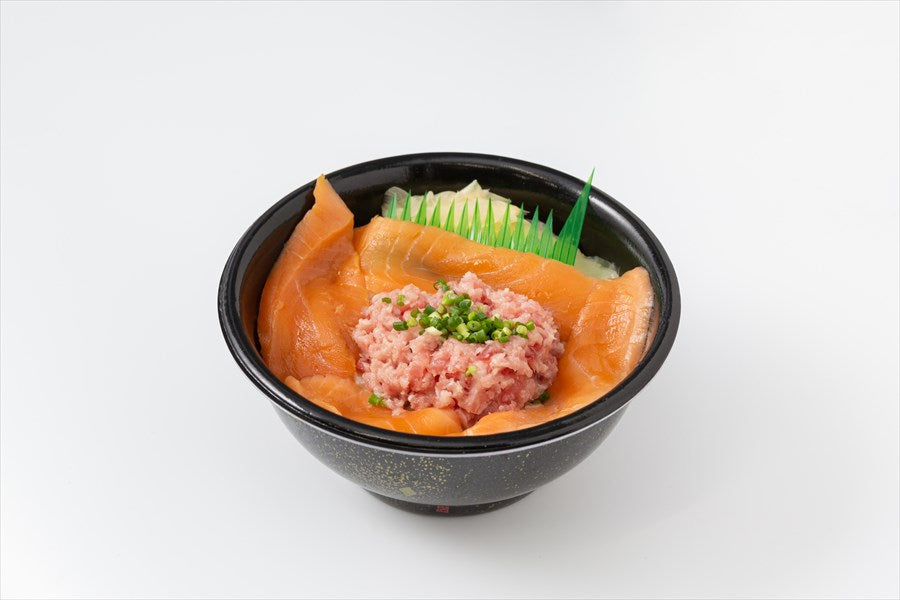 04 漬けサーモンねぎとろ丼