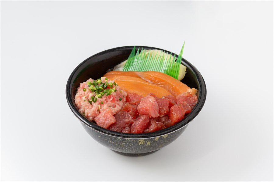06 漬けサーモン漬けまぐろねぎとろ丼