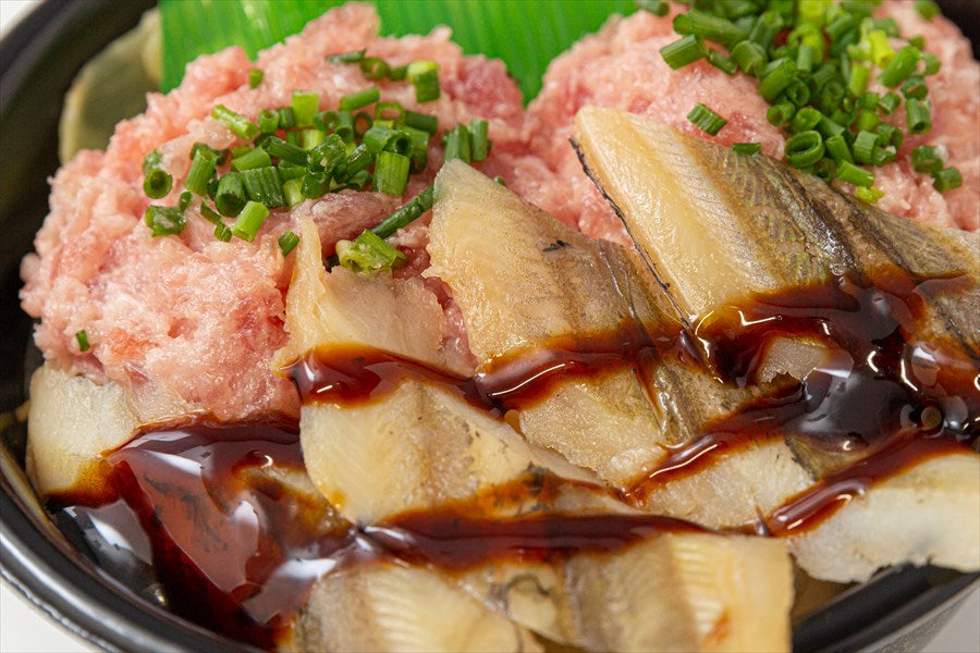 27 穴子ねぎとろ丼